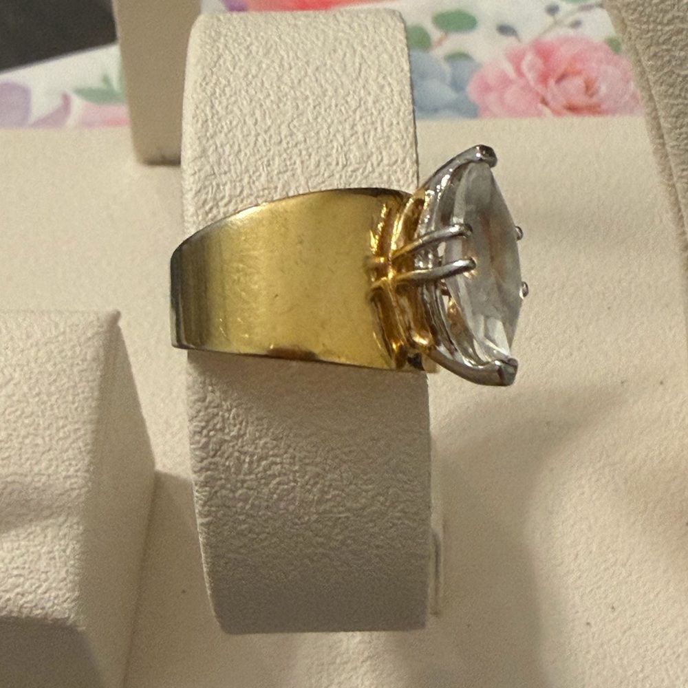 ✨ Vintage 1970’s Wide Cigar Band Ring, 18KT Gold Electroplated Retro Statement - Picture 4 of 7